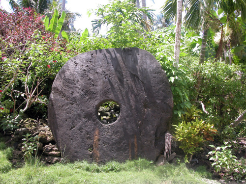 liverodland:Hard-earned cash: The monumental stone coins used by the Yap (Jap) people in Micronesia 