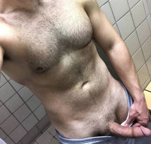 str8cocksofcraigslist:  Young guy (22) looking for 25  females in Ofallon, MO  Perfection