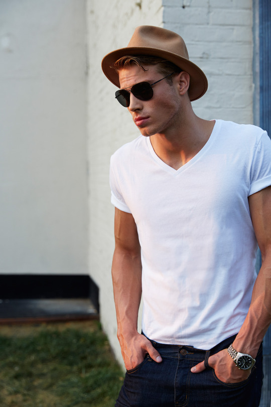 amanthing:  Visit amanthing Hunk Edition BlogWith 9 Different Categories of HOT MEN