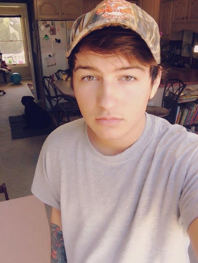 fuckyeahftms:  just hit 3 years on T and still look like a lil baby. waiting on this