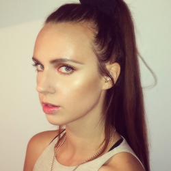 MØ
