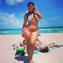 iluvcarmelcandy:  Hard day at the beach. Euggghhhh #carmelcandy #superthickmami