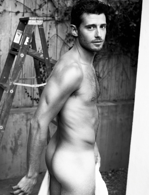 bodyandsoulmag:  Pretty Little Liars actor Julian Morris bares his nude body in this brand new photo shoot for Wonderland magazine’s 09/2013 issue.Here’s what the 30-year-old actor had to share with the mag:On sex: “I love sex. I love having sex.”On