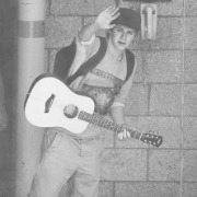 nouisaf-deactivated20200920:  Niall Horan and his guitars. 