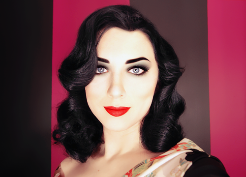 warpaintpeggy:  sometimes I do my full glamour routine and then just stay home and