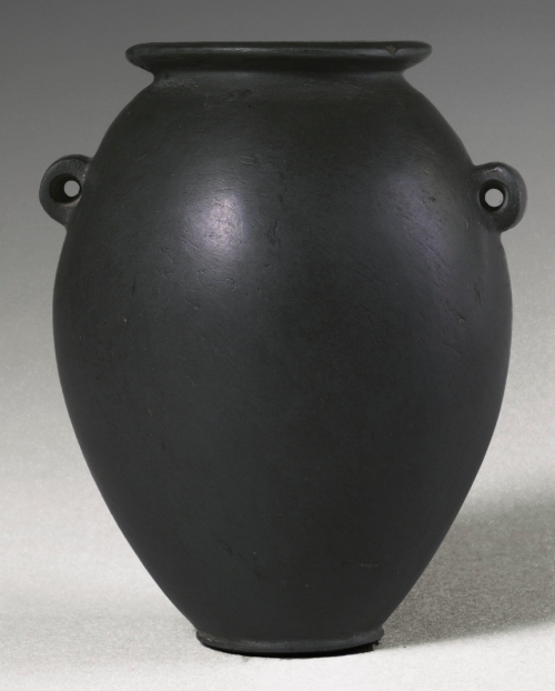 saltyinfluencersoul:robert-hadley:An Egyptian Graywacke Jar, Predynastic Period ( Nagada II )/1st Dy