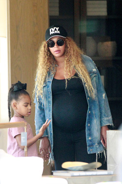 girlsluvbeyonce:  Beyoncé & Blue Ivy