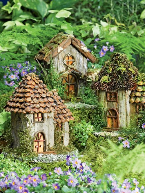 Fairy Houses - creatively. Lovely! 