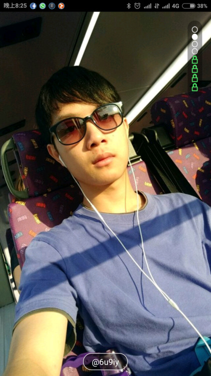 user2046: hkgaydede: Hong Kong Boy - Tommy Ku #buslover #hkgayboy #horny #gay 好眼熟