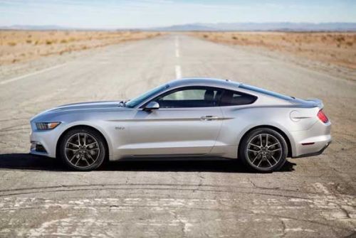 Ford mustang girls