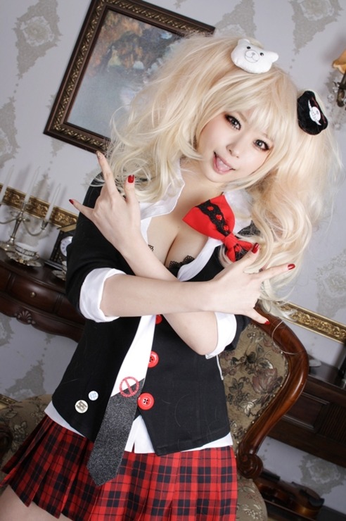 vandariwuuuuutcosplay:  Character: Enoshima Junko Anime/Game: Danganronpa CN: Mussum