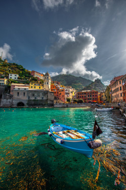 travelingcolors:  Vernazza, Cinque Terre | Italy (by İlhan Eroglu) 