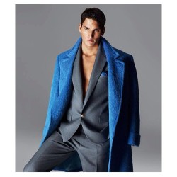 imageamplified:  Blue perfection from Versace