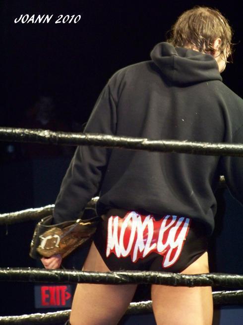 moxleysmistress:  Daily Mox spam. Enjoy. 