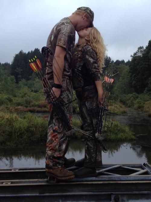 countrymatch:  tennesseebelle:  Relationship goals  Right To Bear Arms  Ugh I want this so bad 😩