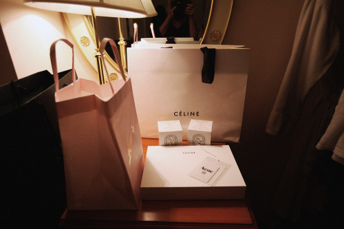 hawaiiancoconut: Pretty Celine bag design, love their branding. 