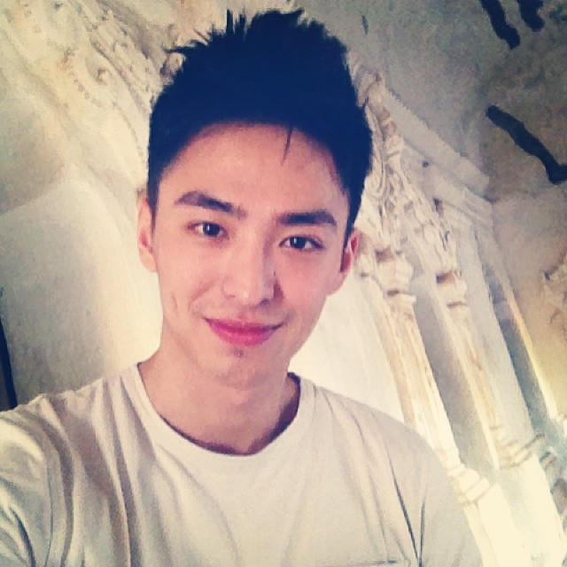 vsians:  www.instagram.com/gowithchristopher 