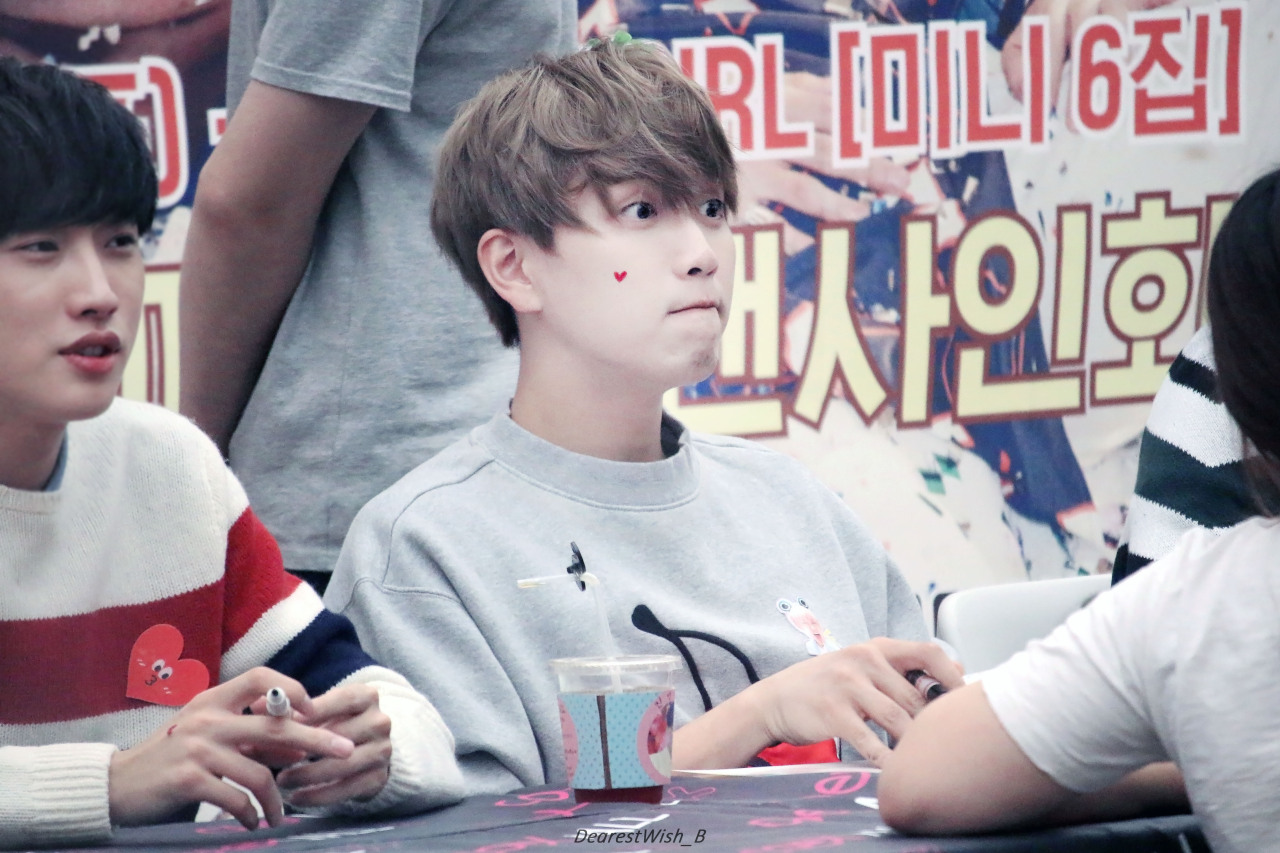 bethe1all4one:  151004 Gangnam Fansign | © dearest wishdo not edit, remove logo