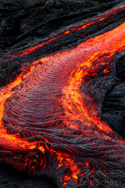 wowtastic-nature:  Hawaii Lava Flow by  Eric