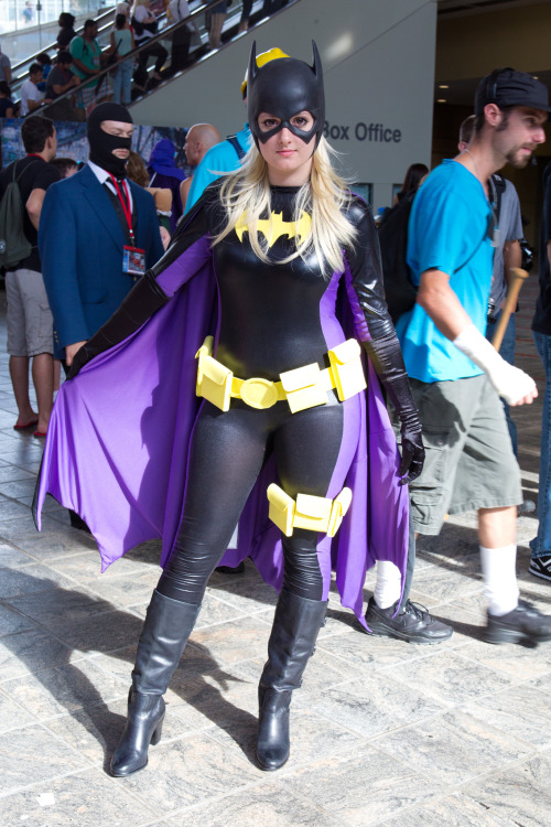 comicheroines: Steph Brown Batgirl Cosplay