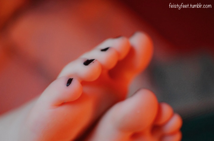 feistyfeet:  Toes! 