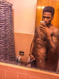 nudeselfshots-blackmen.tumblr.com post 119317570987