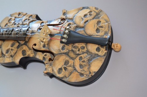skullspiration:  (via Skull Violin by Mark Noll - Skullspiration) 