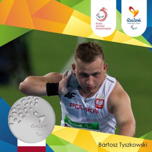 weirdpolis:Silver medal for Poland (Paralympic Games in Rio 2016): Bartosz TyszkowskiIn Men’s Shot P