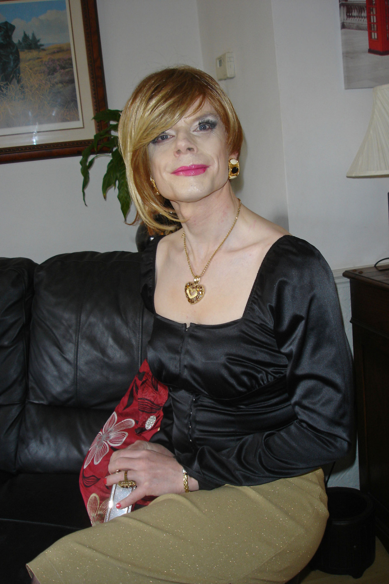 hgillmore:  Well Dressed Crossdressers and Transgendered Women