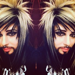 itsbotdf:  #SELFIESUNDAY Believe in your selfie. 