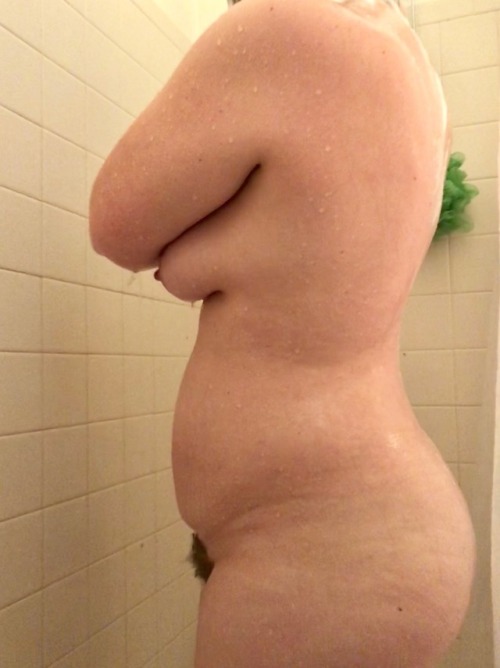 my-naked-wife-amy:Perfect curves