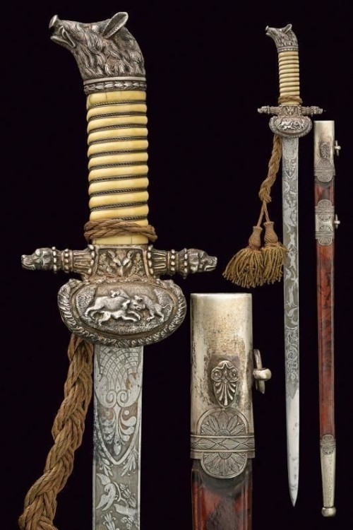 armthearmour:A very nice bone or ivory hilted Hunting Sword, probably German, ca. 18th-19th century.