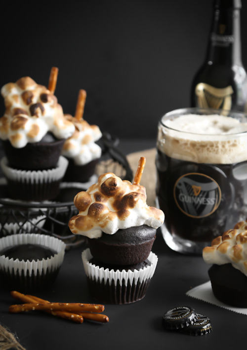 fullcravings:  Guinness Cupcakes with Toasted Beer Marshmallow Meringue