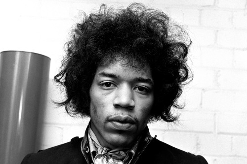 rock-and-roll-is-the-devils-work:                                                  FOREVER 27 Robert Johnson: May 8, 1911 - August 16, 1938, 27 years, 100 days. Brian Jones:  28 February 1942 -  3 July 1969, 27 years, 125 days.