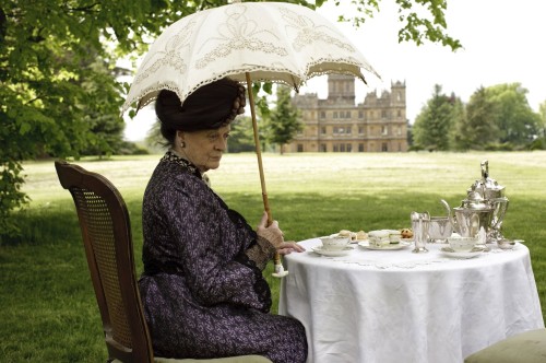 Maggie Smith in Downton Abbey. Fonte : www.chicagotribune.com/Source : tinamotta.tumblr.com