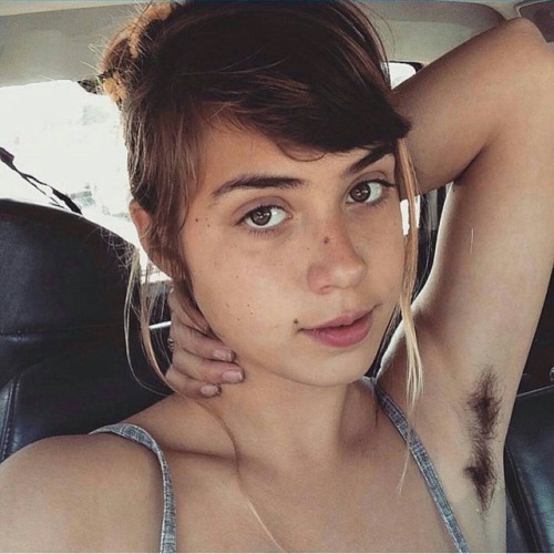 cutest-hairy-armpit-girls:.