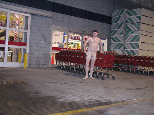 averagedudenextdoor:  This pale uncut Alabama dude, who sometimes shaves his body…must have no problem with being naked all over the internet
