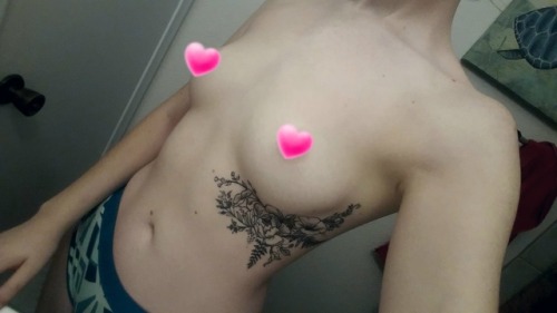 kissmehardr:  Hi, I’m sad.