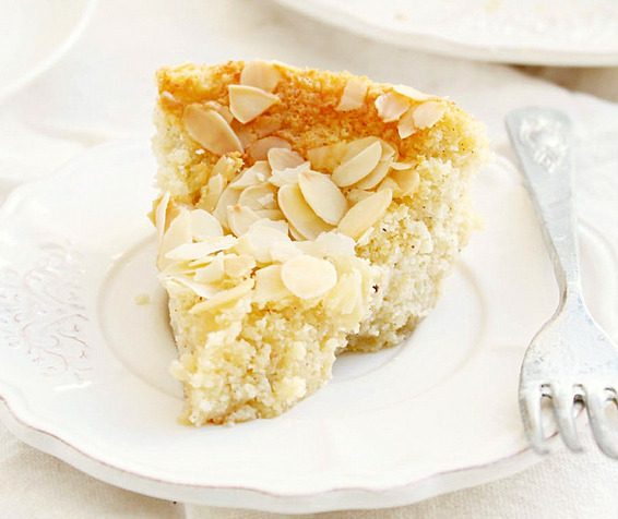 fullcravings:
“Lemon Almond Ricotta Cake
”