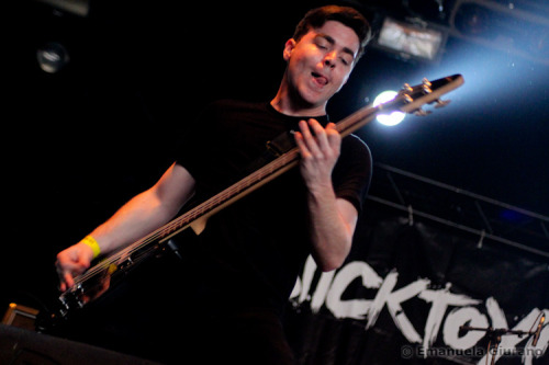 in4viate:  Stick To Your Guns (by karmaphoto) 