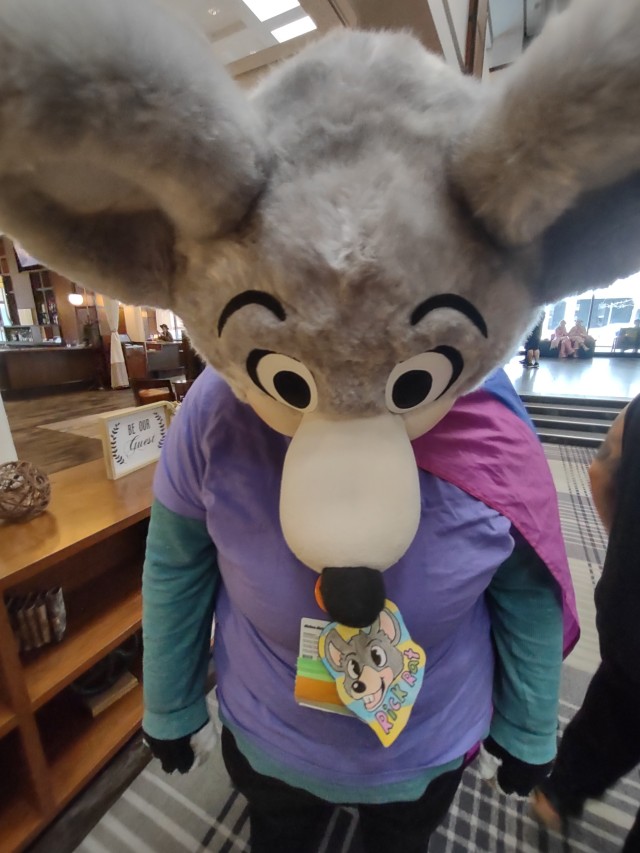 Yipeee!! I loved being Chuck E Cheese at Anime Detour!!!! 🐭🐭