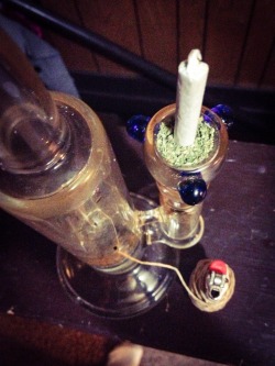 gratefully-dabbed:  Time bomb 💣😽💨❤️💚💛