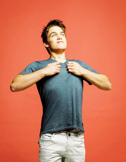 dyl&ndash;sprayberry:  Endless number of Dylan Sprayberry pics [x]