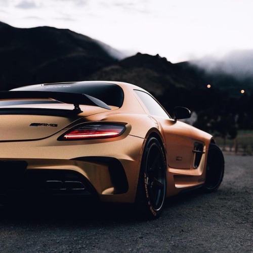 drivingbenzes - Mercedes-Benz SLS AMG Black Series (Instagram...