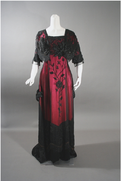 ephemeral-elegance:Satin Evening Dress with Embellished Tulle Overlay, ca. 1912via Contentment Farms