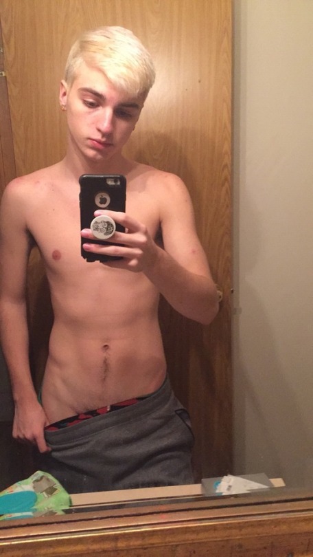 thetwinkprince101:  Hmu for pics and vids, porn pictures