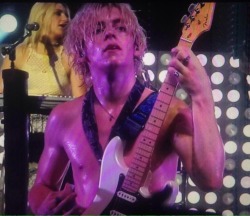 everythingrosslynchr5:  Ross performing last