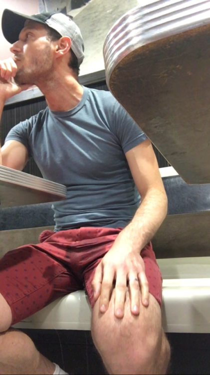 somewetguy: Guy pisses his red shorts on a fast food restaurant bench