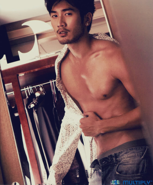 ayogukkie:  alwaysdotherightthing:  claudiagray:  A little Godfrey Gao brightens everyone’s evening.  thefalloutkid:  i am so not sorry for this   why does Godfrey always come out the blue uninvited on my dash though  Wow. Godfrey’s ass always shocks