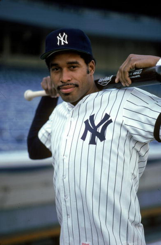 BACK IN THE DAY |12/15/80| Dave Winfield signs a ten-year, $16 million contract with